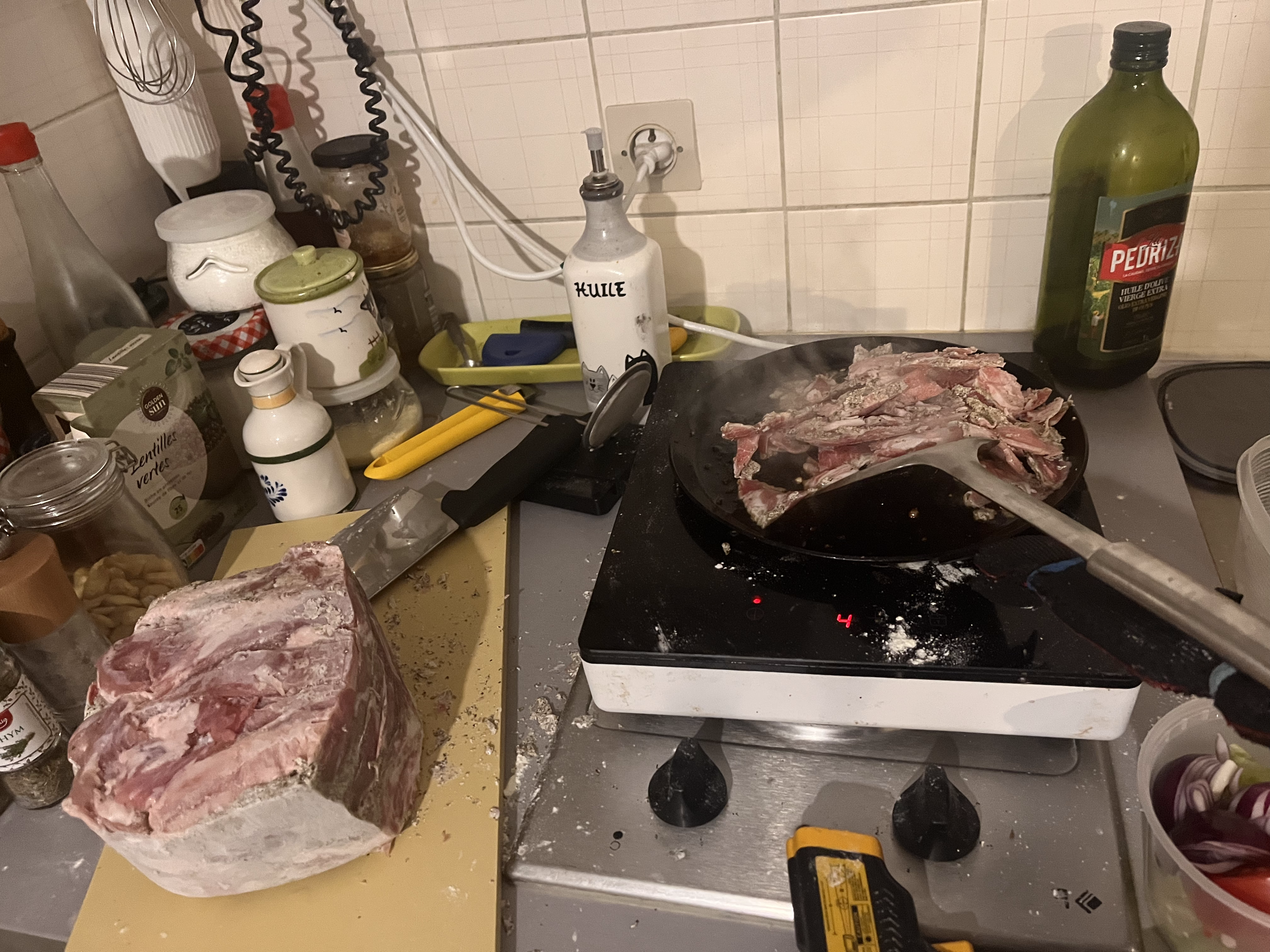 Figure 2 : Découpe de lamelles de viande congelée